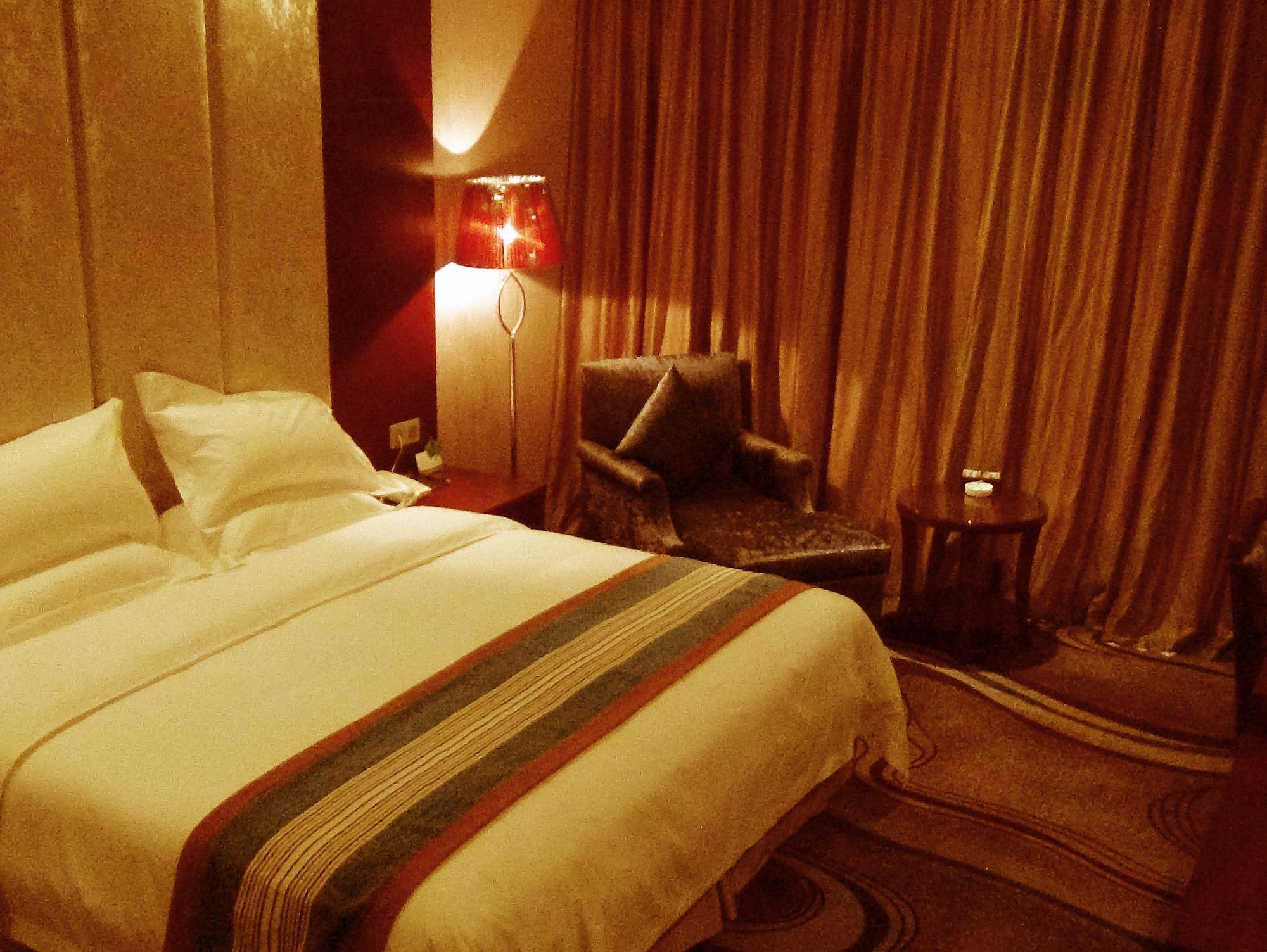 Mingcheng Times Hotel Chengdu Bagian luar foto