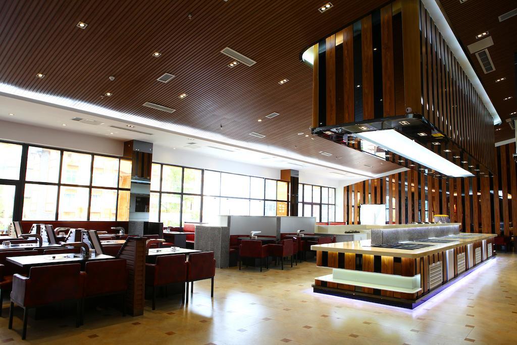 Mingcheng Times Hotel Chengdu Bagian luar foto