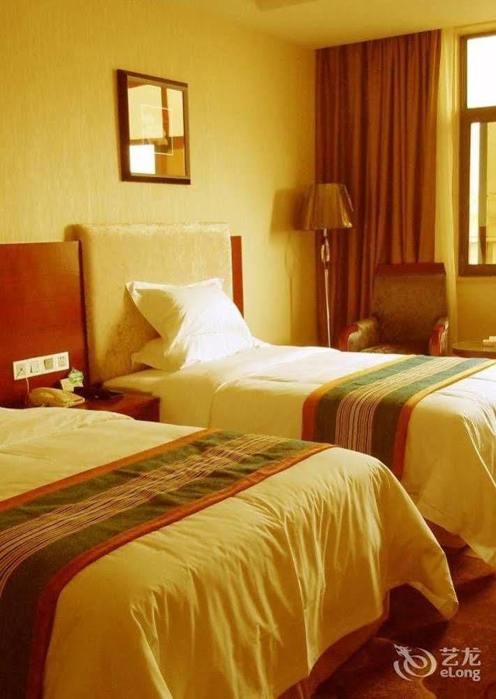 Mingcheng Times Hotel Chengdu Bagian luar foto