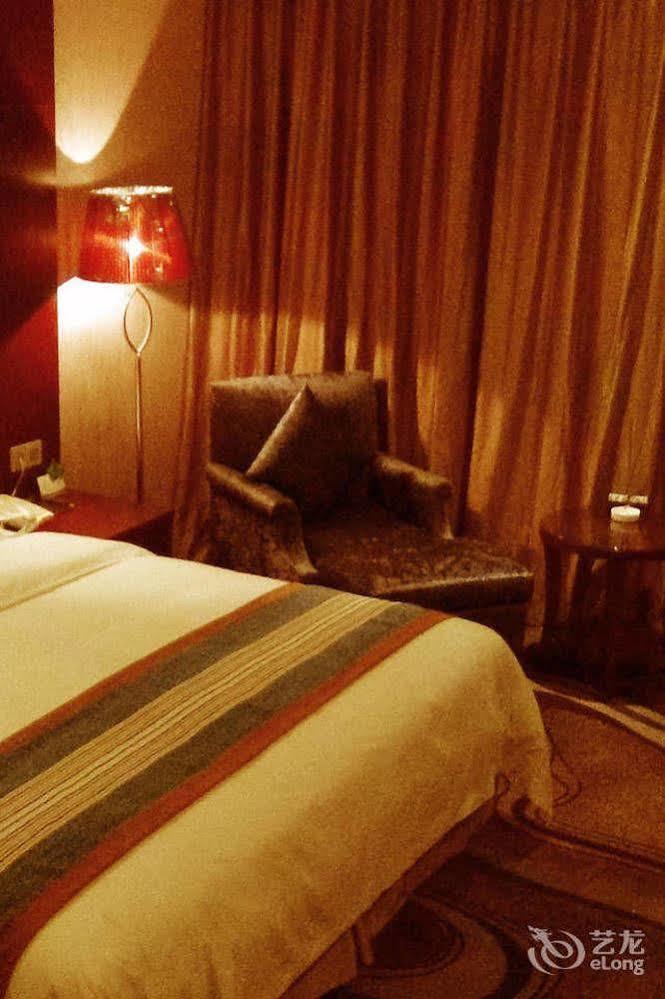 Mingcheng Times Hotel Chengdu Bagian luar foto